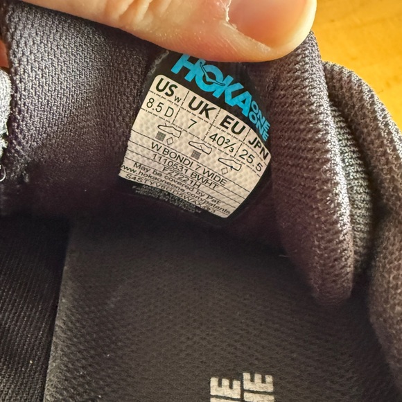 Hoka Bondi 7 Black Athletic Shoes women’s 8.5D - Picture 7 of 9